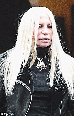 versace abbigliamento donne|donatella versace without make up.